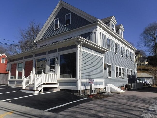 Building Photo - 1024 Chestnut St Unit 2A Rental