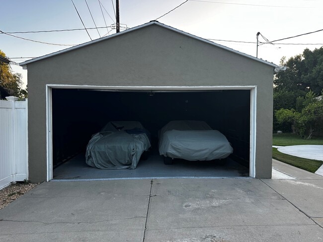 Photo - 229 N Griffith Park Dr