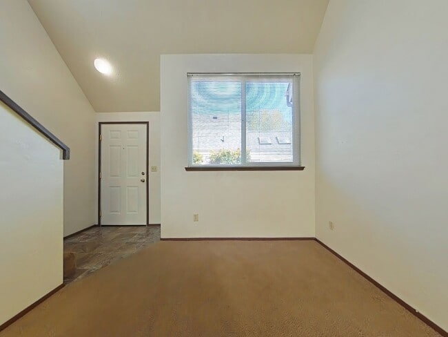 Photo - Cozy  1 Bedroom Townhouse ~ South Corvallis