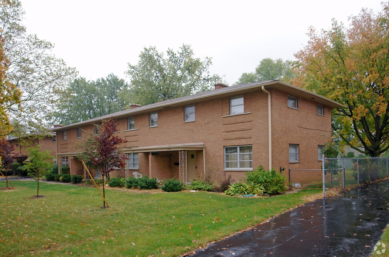Photo - 3130-3136 Northwest Blvd Apartments