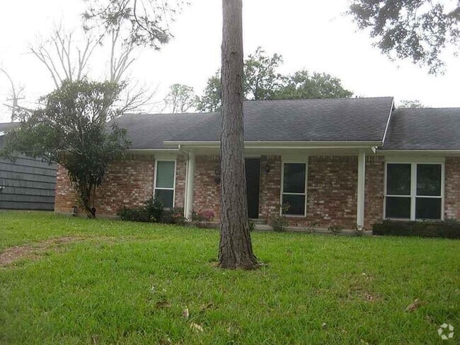 Building Photo - 1907 Sedgie Dr Rental