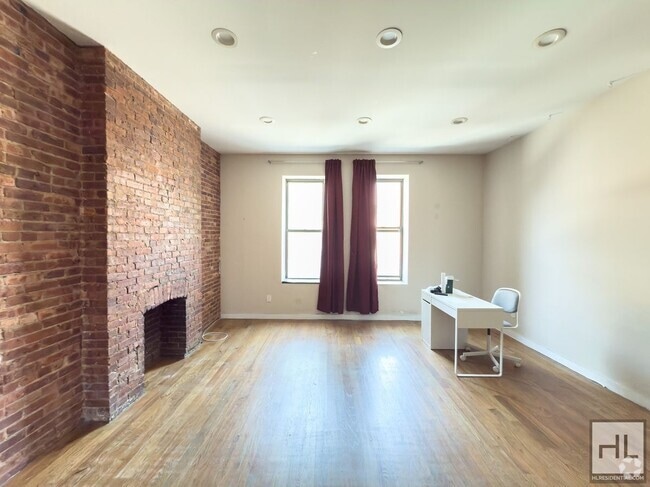 Building Photo - Myrtle Avenue / Spacious  3-Bed, 2-Bath / ... Unit 1 Rental