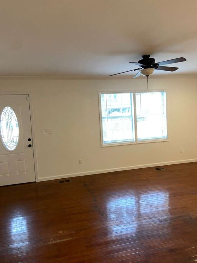 Photo - 1308 Woodfall Dr