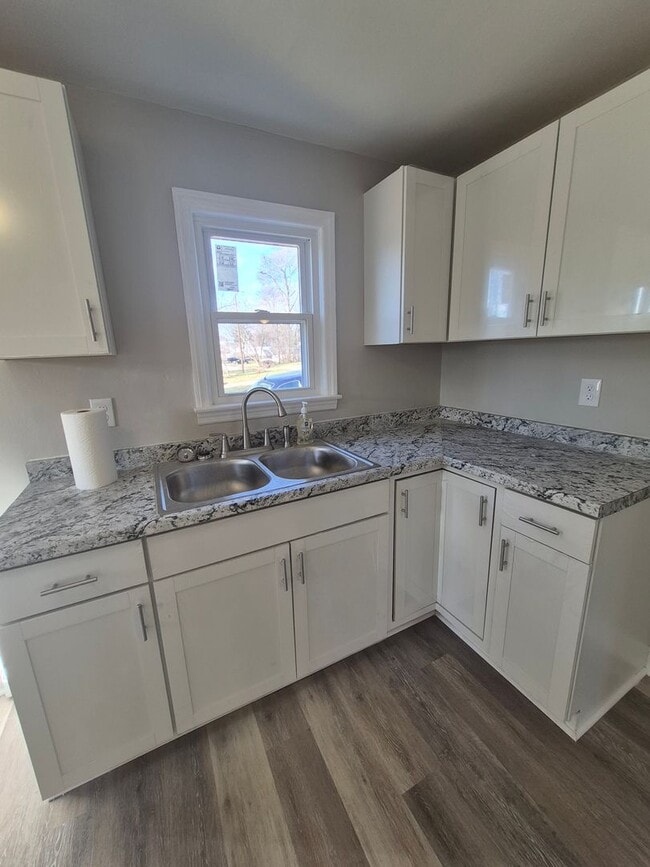 Photo - Cozy 1 bedroom house with large yard