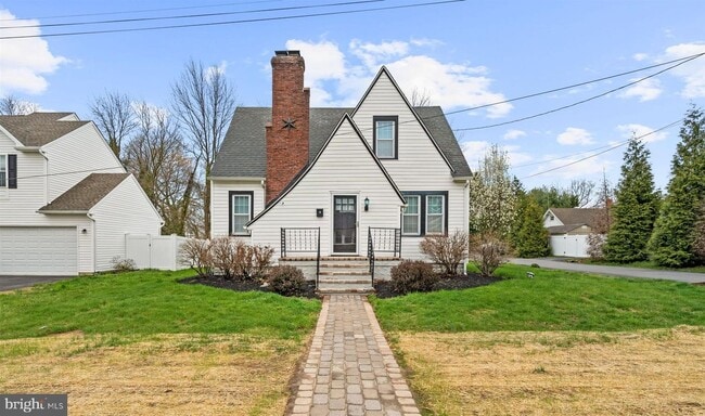 Building Photo - 5 Woodrow Ave