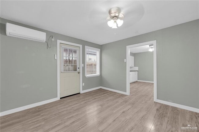 Photo - 13 4th St