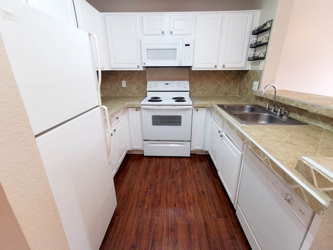 Photo - 1 Bed Room 1 BATH NEAR UCSD