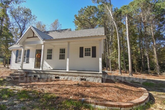 Photo - 885 Simmons Rd