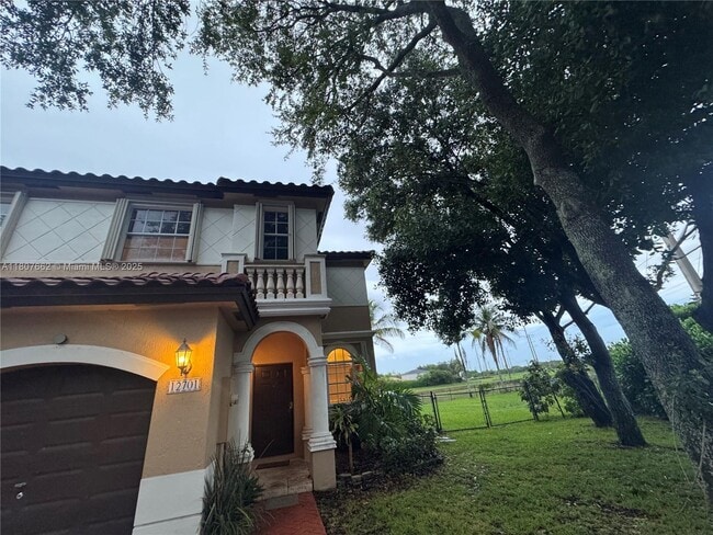 Photo - 12701 SW 49th Ct Casa Adosada