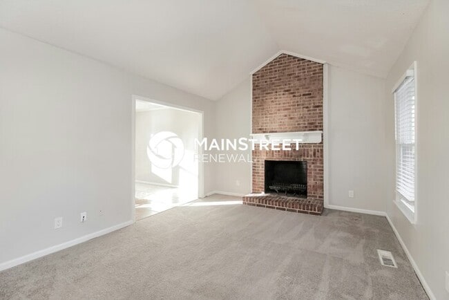 Photo - 3 Bedroom Pet-Friendly Home in Charlotte, NC with Main Street Renewal