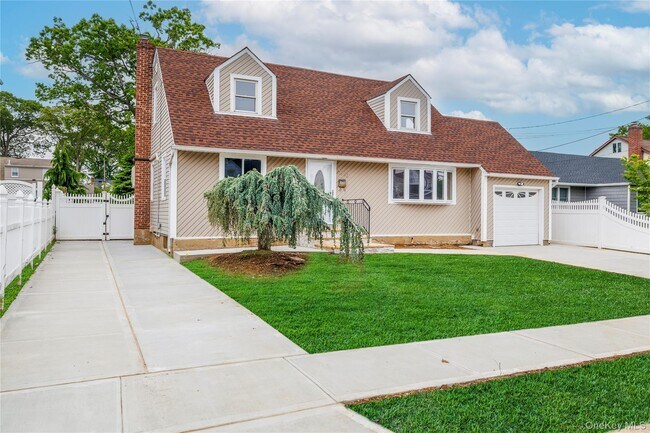 Photo - 3883 Franklin Ave