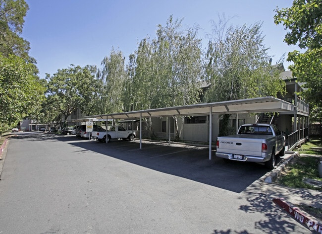 Parking - Elkhorn Village Apartments