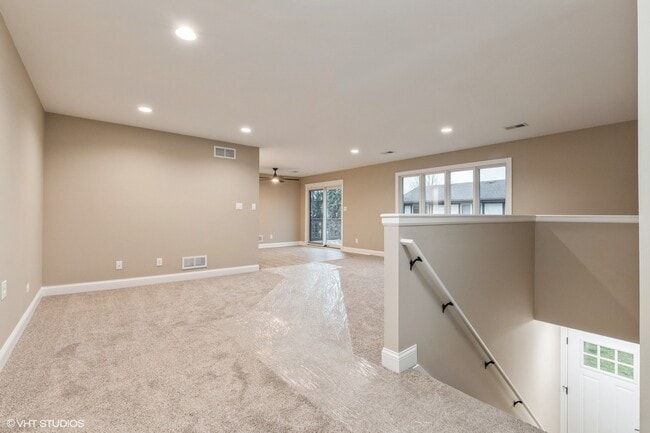 Photo - 214 Manor Dr Unit D