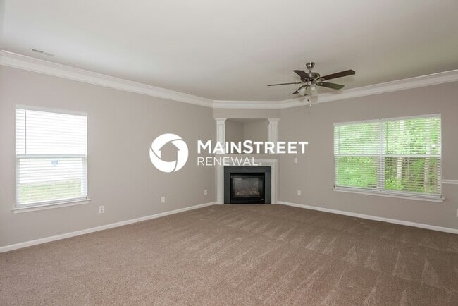Photo - 3 Bedroom Pet-Friendly Home in Charlotte, NC with Main Street Renewal
