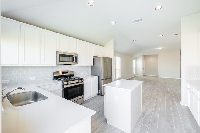 Photo - 105 Crescent St