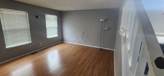 Spacious living room - 7164 feather court Unit 7164