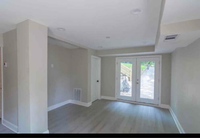 Photo - 2368 Jefferson Terrace