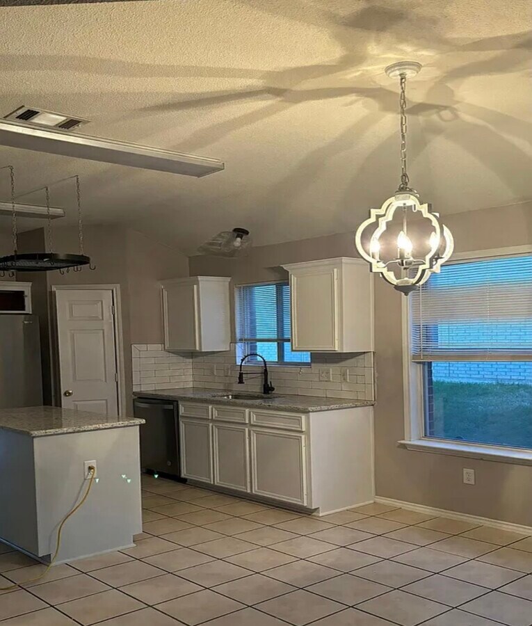 Photo - 111 E Great Plains Trail