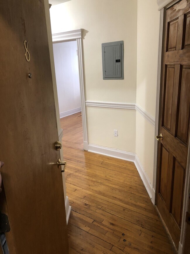 Building Photo - 352 Riverway Unit 8