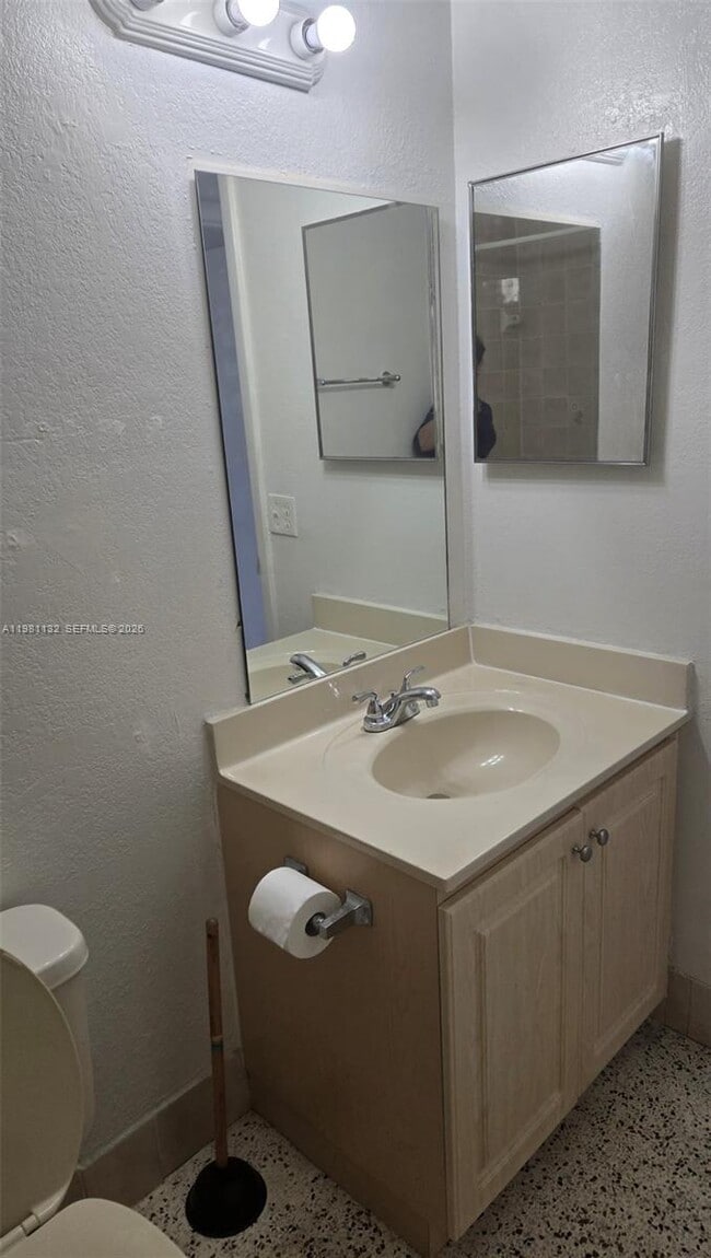 142 SW 18th Ave Unit 30