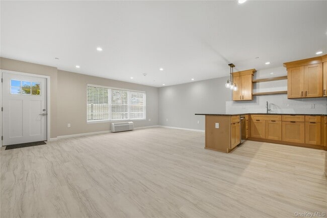 Photo - 71 N Main St Unit D