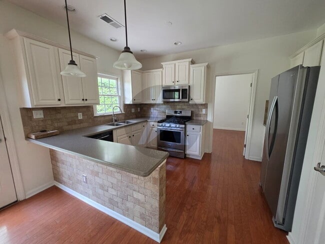 Photo - 513 Millside Tr