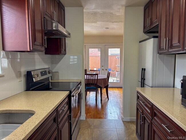 Photo - 12 Edelweiss Dr