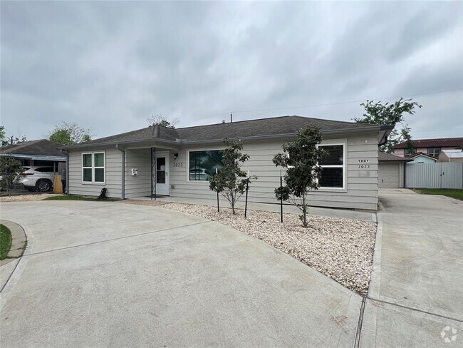 Building Photo - 2023 Antoine Dr Rental