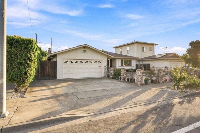 Photo - 4448 Irvington Ave