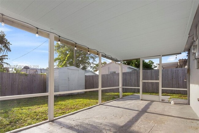 Photo - 1481 SW 49th Ave
