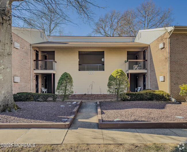 Building Photo - 227 Medford Ct Rental