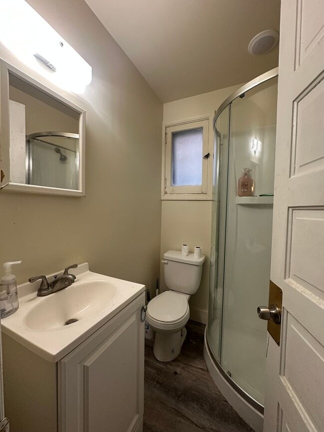 Photo - 5-6 Bedroom House in Clifton