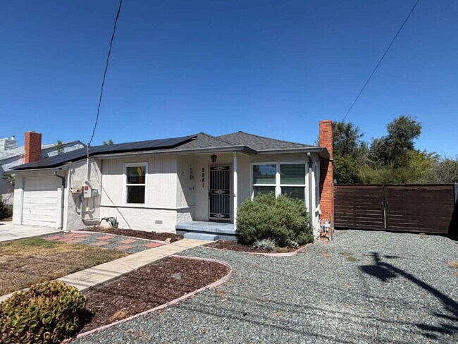 Photo - 2261 Hickory Dr