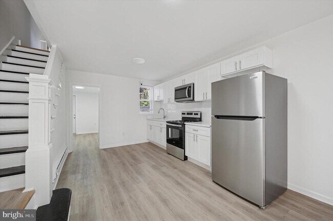 Photo - 183 W Logan St