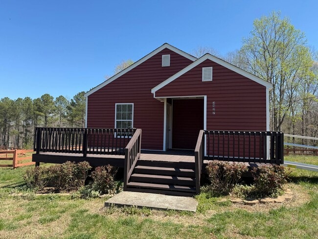 Building Photo - FOR RENT YADKINVILLE