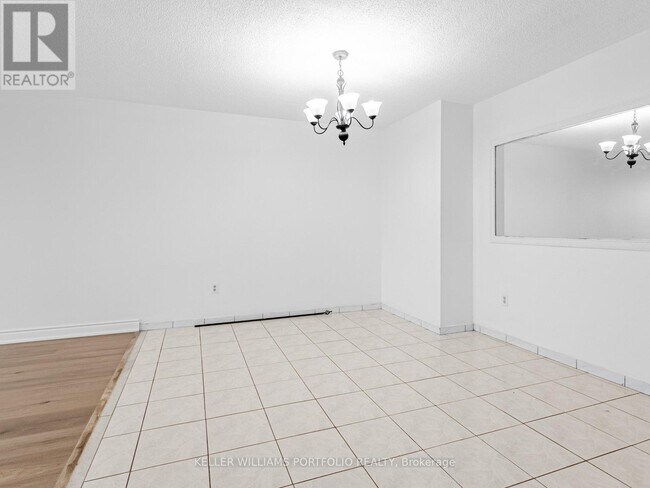 Photo - 390 Dixon Rd Unité 2115