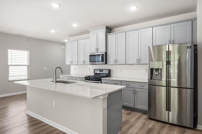 Building Photo - 4008 Passenger Pl