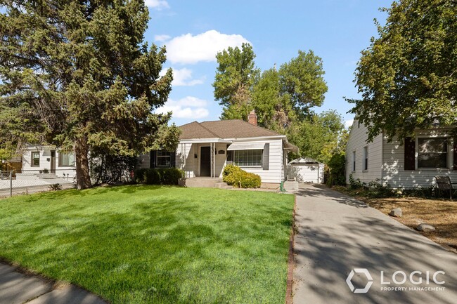 Building Photo - Gorgeous Home in SLC!