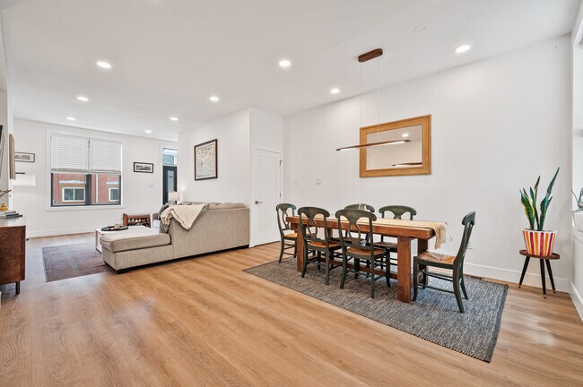 Photo - 4812 Dearborn St