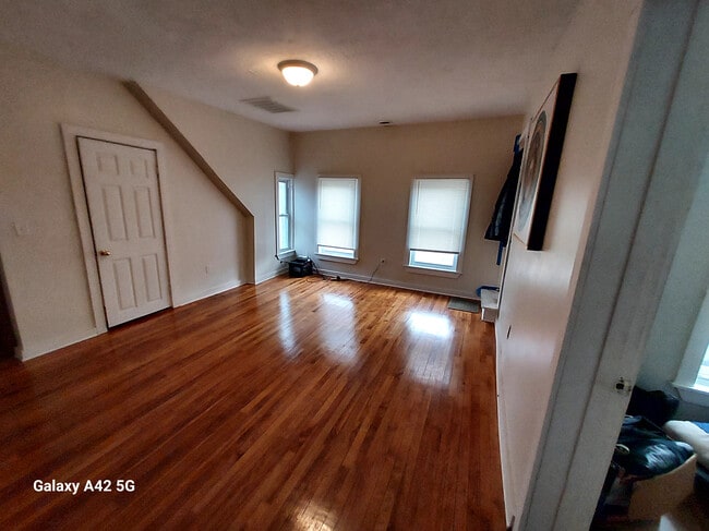 Building Photo - 64 Chase Ave Unit 2