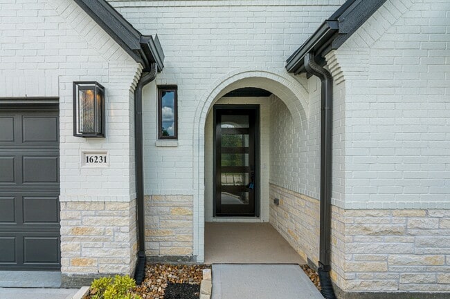 Photo - 16231 Sheridan River Trl