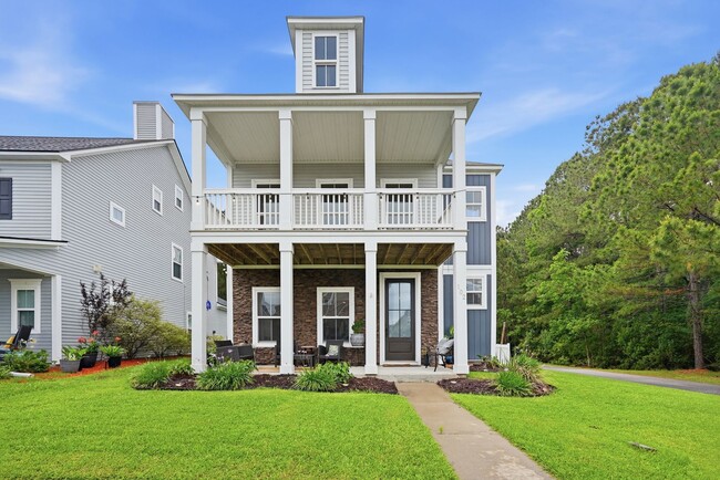 Building Photo - Like New Home For Lease in Rice Creek!