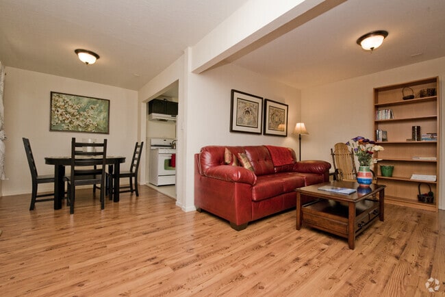 Building Photo - 5740 MacCall St Rental