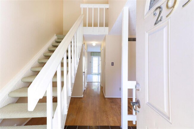 Photo - 2990 Meadowgrass Ln