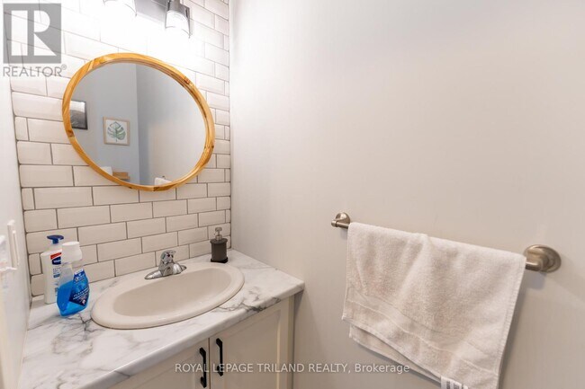 Photo - 2153 N Routledge Park