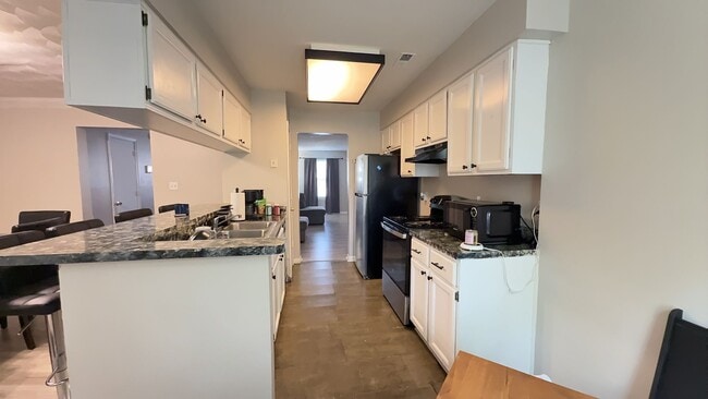 Photo - Beautiful 3BR Townhome in Gated Kings Square Community