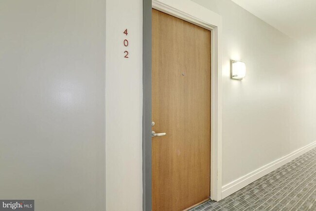 Building Photo - 2120 Vermont Ave NW Unit 402