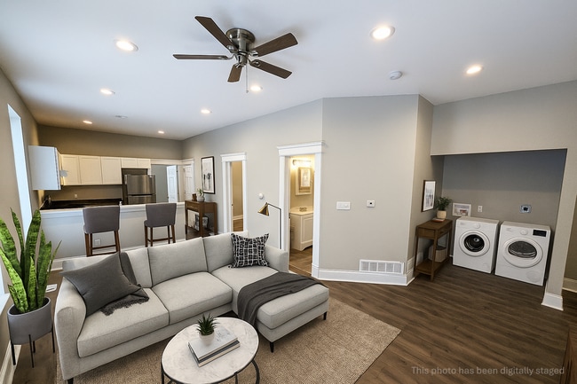 Building Photo - 3104 Keokuk St Unit 1