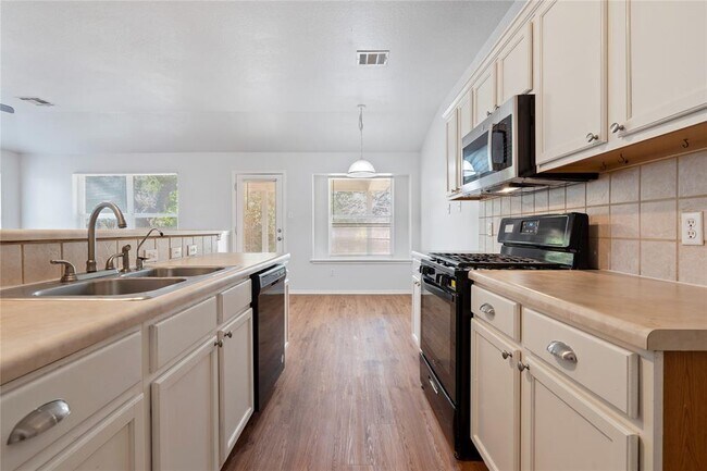 Photo - 3307 Blue Ridge Dr
