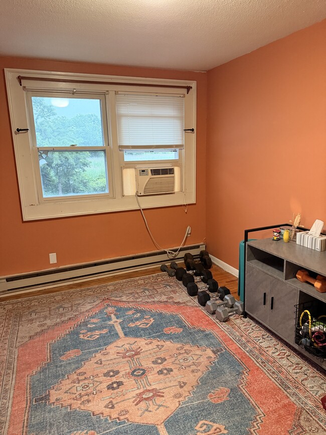 Second Bedroom - 211 E Main St Unit 211 East Main Street